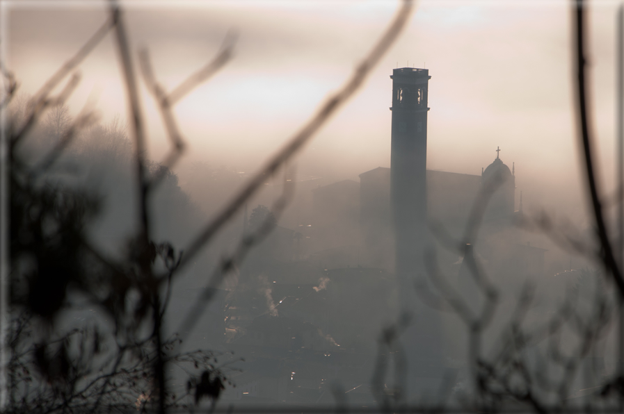 foto Colline di Romano d'Ezzelino nella Nebbia